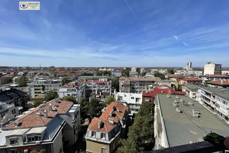 3-bedroom apartment in Ruse, Centyr