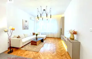 Тристаен апартамент в София, Център