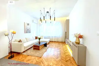 Тристаен апартамент в София, Център