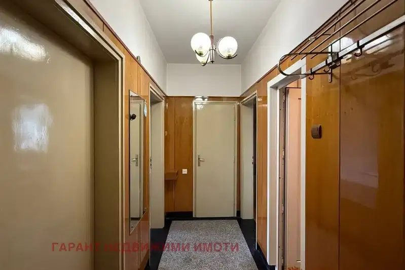 3-bedroom apartment in Gabrovo, Centyr