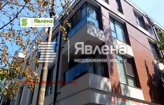 Тристаен апартамент в Бургас, Център