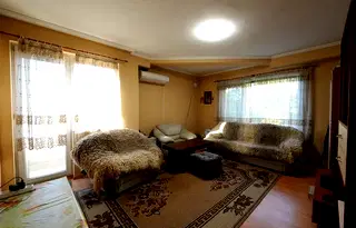 Тристаен апартамент в София, Център