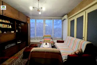 Тристаен апартамент в Пазарджик, Център