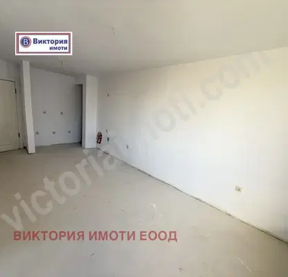 Снимка 4 — Тристаен апартамент във Велико Търново, Център