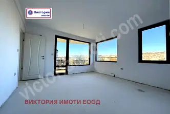Тристаен апартамент във Велико Търново, Център