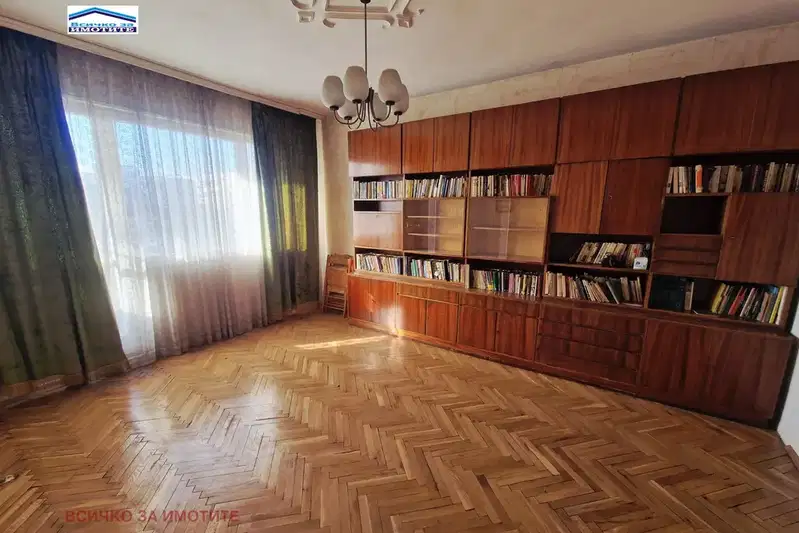 3-bedroom apartment in Ruse, Centyr