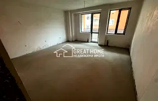 Тристаен апартамент в Търговище, Център