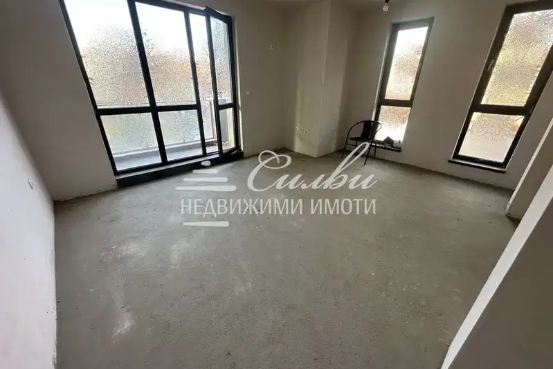 3-bedroom apartment in Tyrgovishte, Centyr