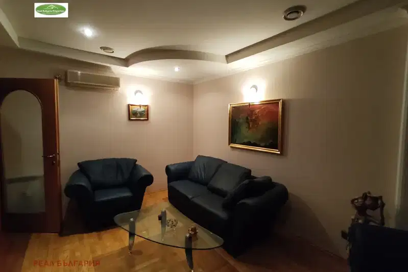 3-bedroom apartment in Ruse, Centyr
