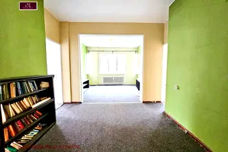 Тристаен апартамент в София, Център