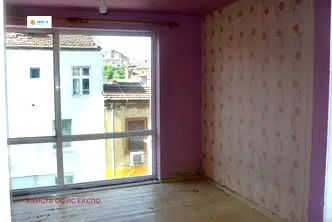 Тристаен апартамент в София, Център