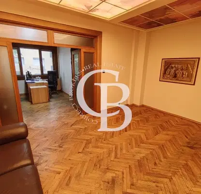 Снимка 2 — Тристаен апартамент във Варна, Център