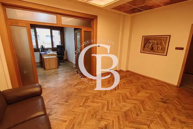 3-bedroom apartment in Varna, Centyr