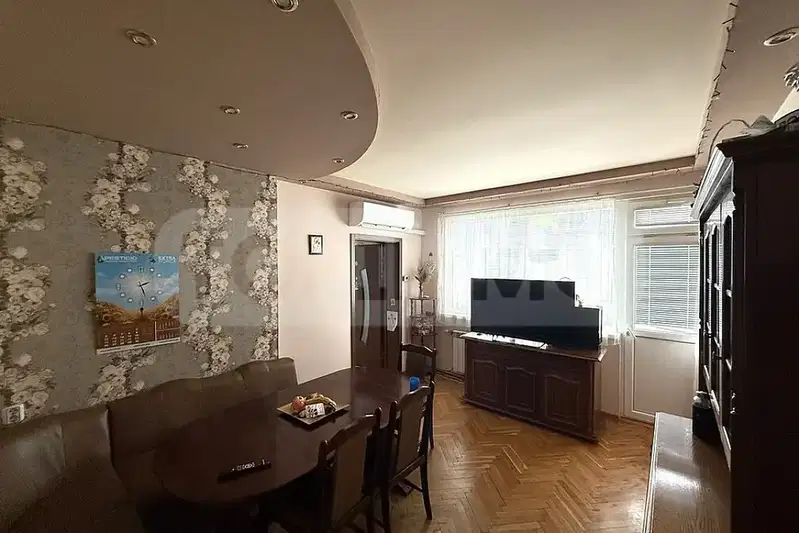 3-bedroom apartment in Dobrich, Centyr