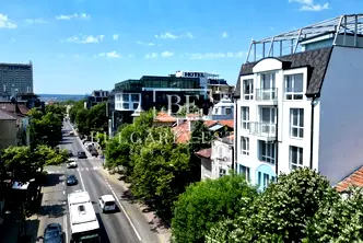 Тристаен апартамент във Варна, Център