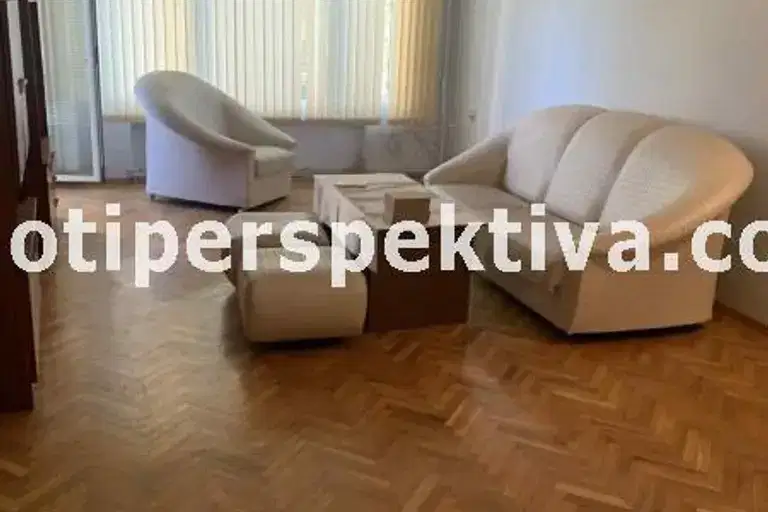 3-bedroom apartment in Plovdiv, Centyr