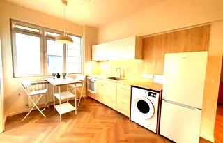 Тристаен апартамент в София, Център