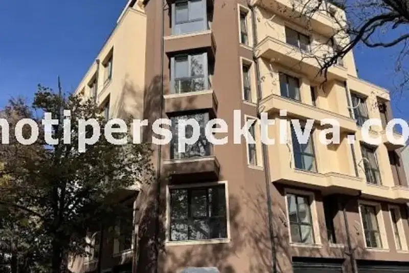 3-bedroom apartment in Plovdiv, Centyr