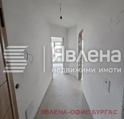 Снимка 4 — Тристаен апартамент с две тераси в Центъра на Бургас