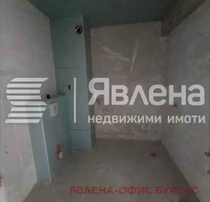 Снимка 5 — Тристаен апартамент с две тераси в Центъра на Бургас