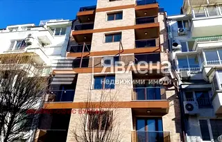 Тристаен апартамент в Бургас, Център