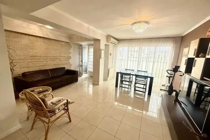 3-bedroom apartment in Plovdiv, Centyr