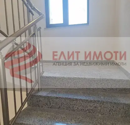 Снимка 2 — Тристаен апартамент с вътрешно разпределение в Чайка, Варна