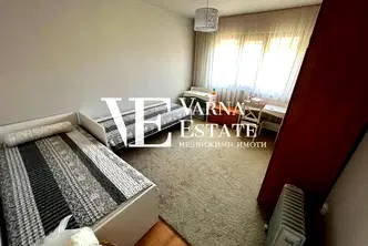 Тристаен апартамент във Варна, Чайка