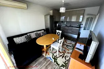 Тристаен апартамент във Варна, Чайка