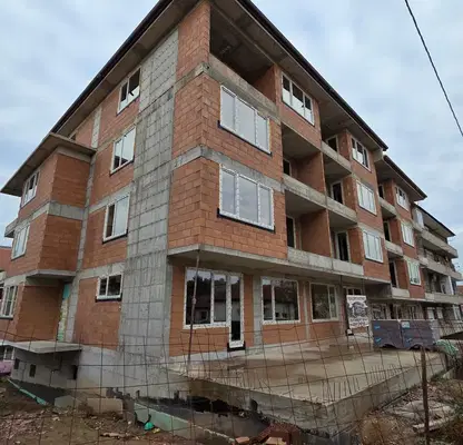 Снимка 4 — Тристаен апартамент в Добрич, Червената пръст