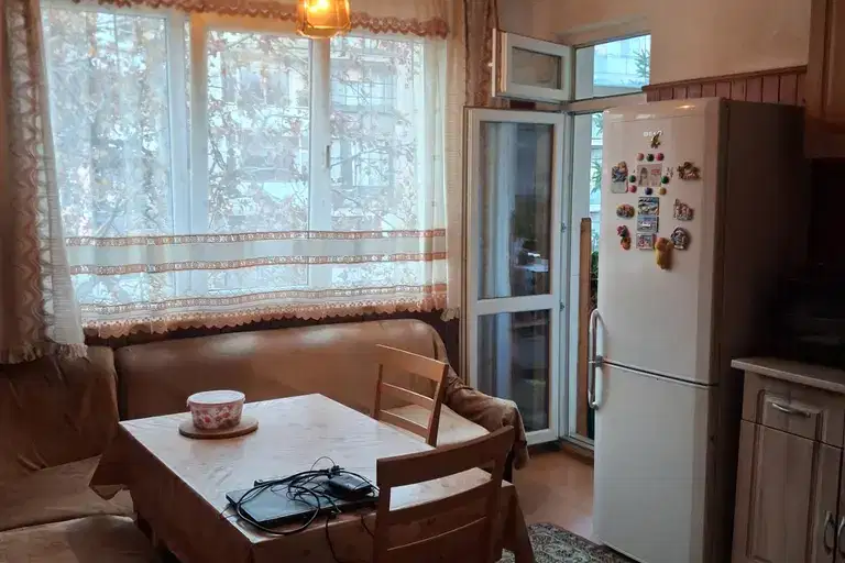 Тристаен апартамент във Велико Търново, Чолаковци