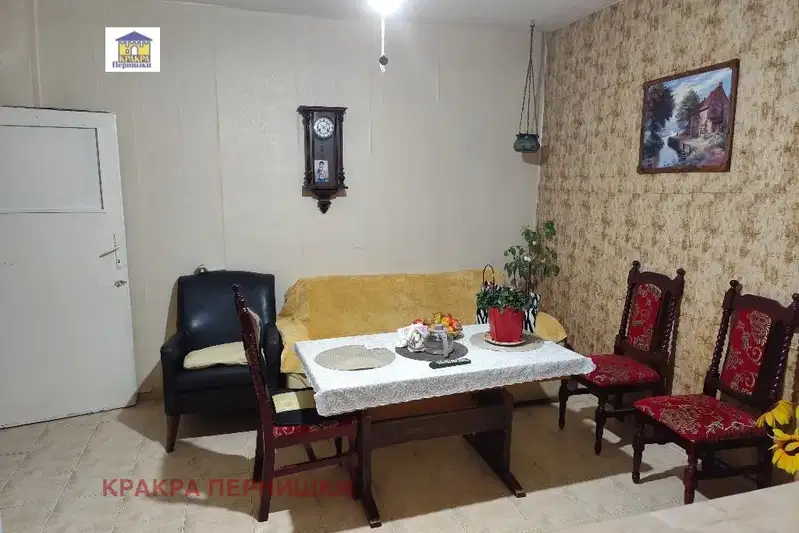 3-bedroom apartment in Pernik, Dimova Mahala