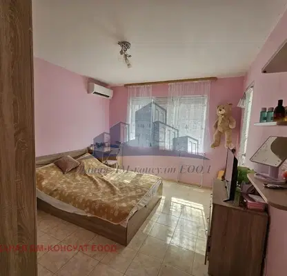 Снимка 4 — Тристаен апартамент в Шумен, Добруджански