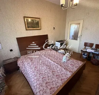 Снимка 2 — Тристаен апартамент в Шумен, Добруджански