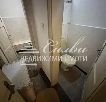 Снимка 5 — Тристаен апартамент в Шумен, Добруджански