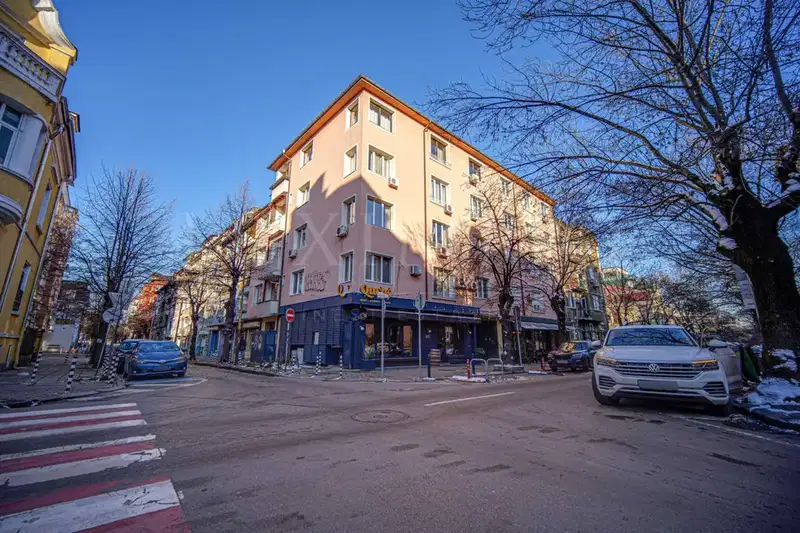 3-bedroom apartment in Sofiya, Doktorski Pametnik