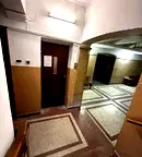 Тристаен апартамент в София, Докторски паметник