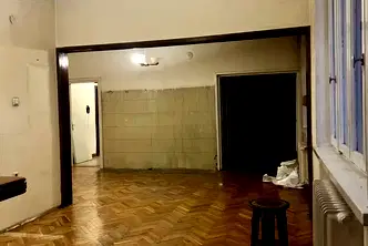 Тристаен апартамент в София, Докторски паметник