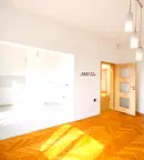 Тристаен апартамент в София, Докторски паметник