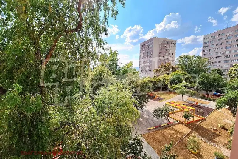 Тристаен апартамент в Благоев, Еленово 2