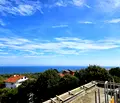Снимка 4 — Тристаен апартамент с двор и морска панорама в Галата, Варна