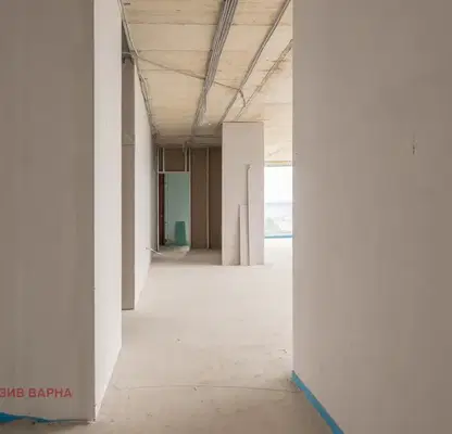 Снимка 3 — Тристаен апартамент във Варна, Галата