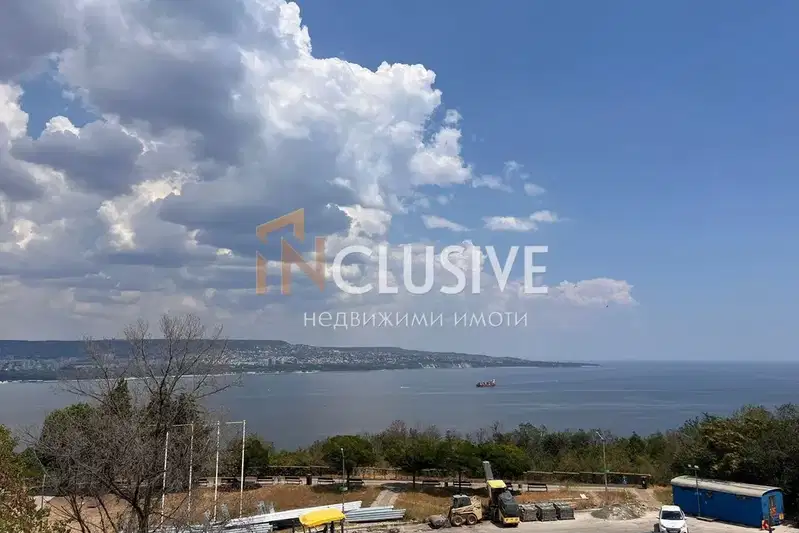 Тристаен апартамент във Варна, Галата