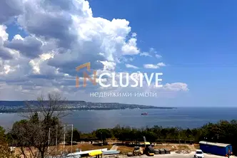 Тристаен апартамент във Варна, Галата