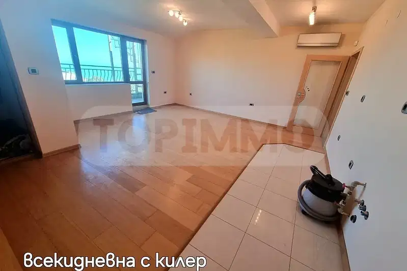 Тристаен апартамент във Варна, Галата