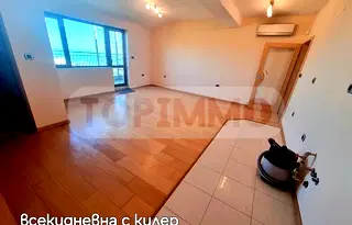 Тристаен апартамент във Варна, Галата