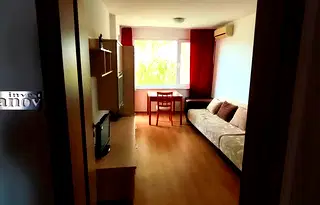 Тристаен апартамент във Варна, Галата
