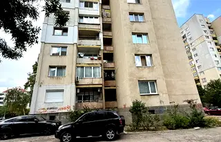 Тристаен апартамент в София, Гео Милев