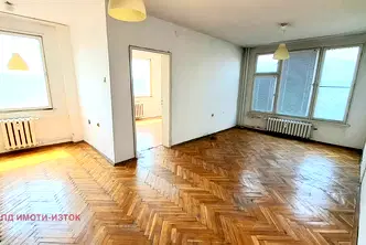 Тристаен апартамент в София, Гео Милев