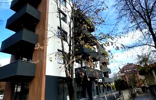 Тристаен апартамент в София, Горна баня
